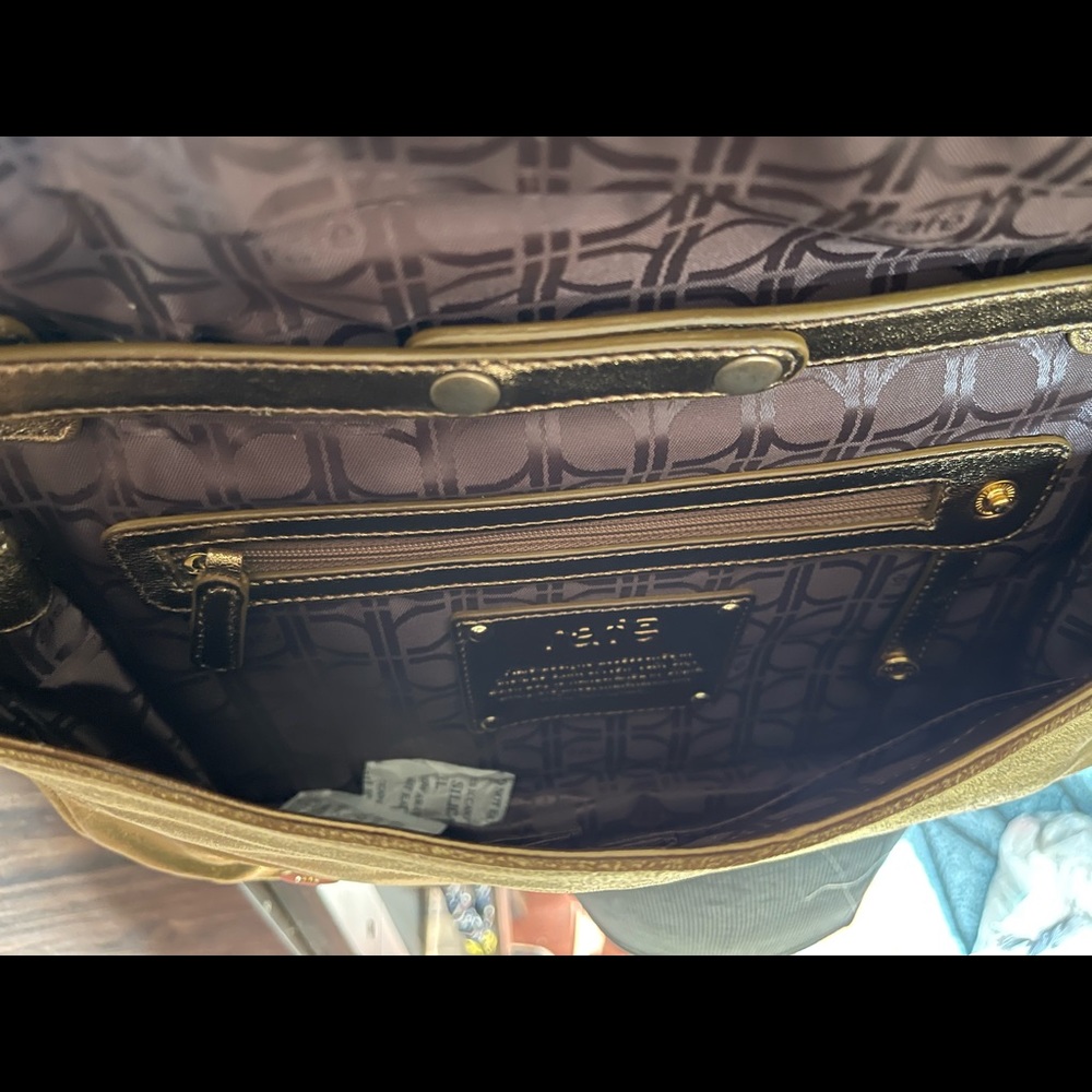 Rafē Handbag - Picture 7 of 12